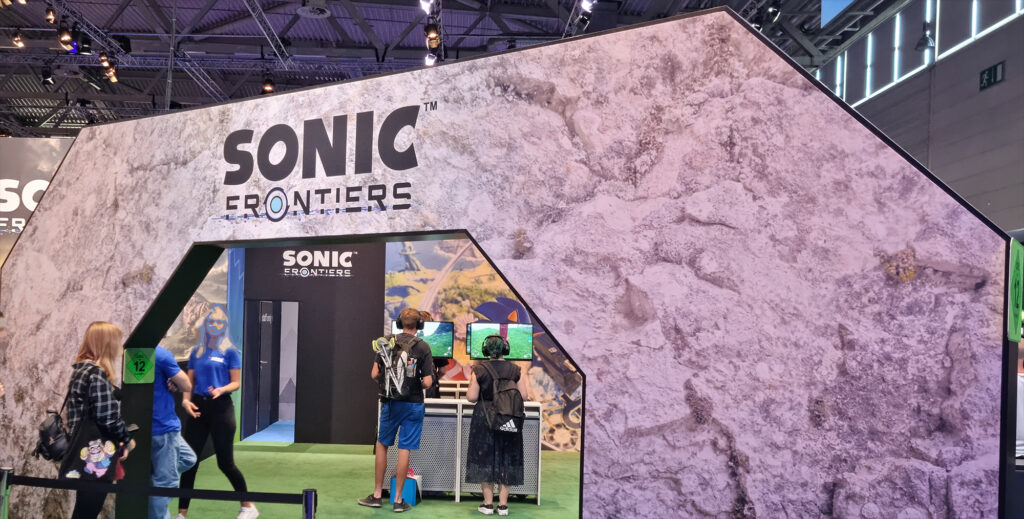 Messe Stand aus Köln der GamesCom 2022 zu Sonic Frontiers
